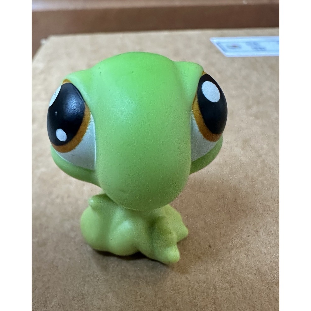 Littlest Pet Shop Baby Salamander Green Black Eyes